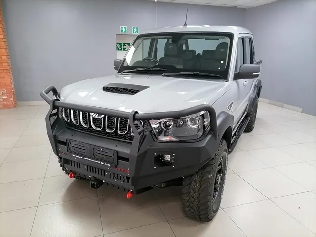 2026 Mahindra Pik Up 2.2CRDe Double Cab 4x4 S11 Karoo Storm