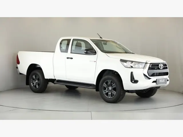 2026 Toyota Hilux 2.4GD-6 Xtra Cab Raider Manual