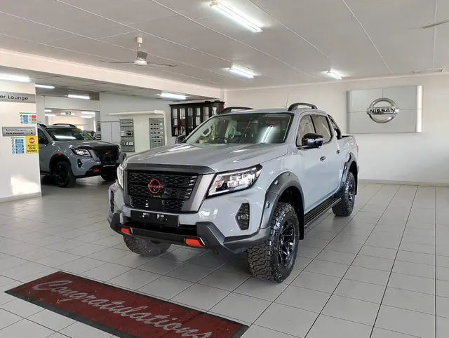 2026 Nissan Navara 2.5DDTi Double Cab Pro-4x 4x4 Warrior