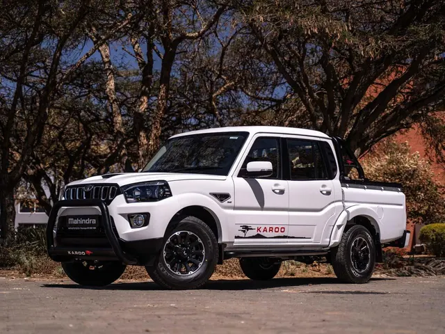 2026 Mahindra Pik Up 2.2CRDe Double Cab S11 Karoo