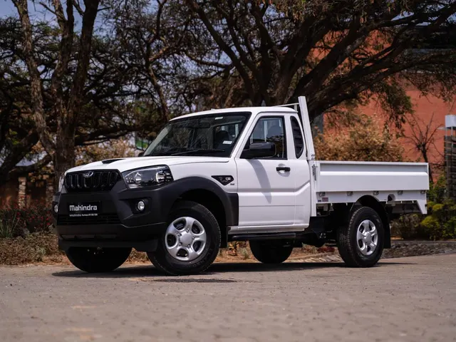 2026 Mahindra Pik Up 2.2CRDe Single Cab Dropside S4 (aircon)