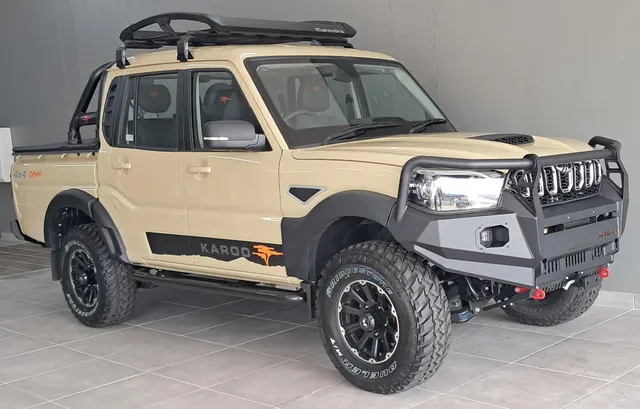 2026 Mahindra Pik Up 2.2CRDe Double Cab 4x4 S11 Karoo Dawn