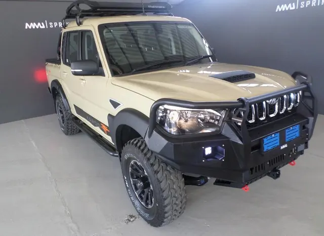 2026 Mahindra Pik Up 2.2CRDe Double Cab 4x4 S11 Karoo Dawn