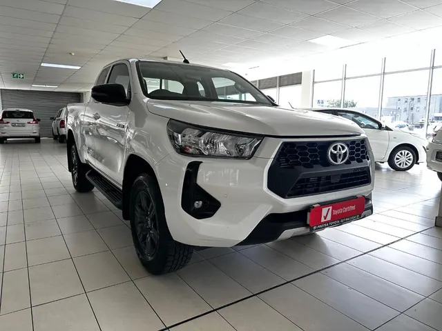 2026 Toyota Hilux 2.4GD-6 Xtra Cab Raider Manual
