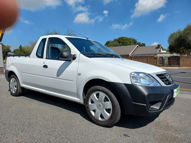 2023 Nissan NP200 1.6i (Aircon) Safety Pack
