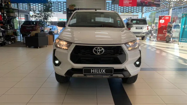 2026 Toyota Hilux 2.4GD-6 Xtra Cab Raider Manual