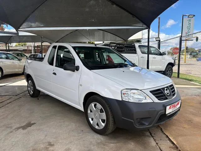 2023 Nissan NP200 1.6i (Aircon) Safety Pack