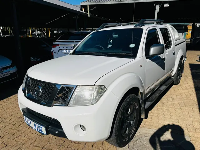 2013 Nissan Navara 2.5dCi Double Cab 4x4 LE