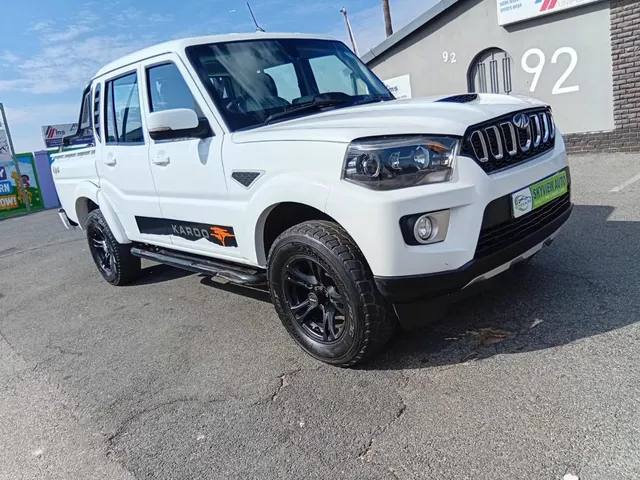 2023 Mahindra Pik Up 2.2CRDe Double Cab 4x4 S11 Karoo