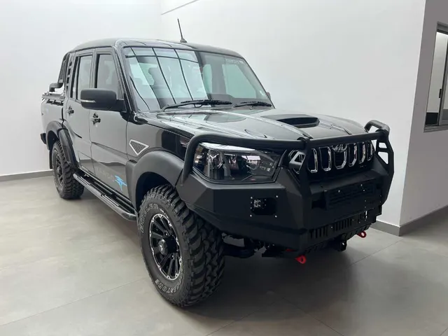 2026 Mahindra Pik Up 2.2CRDe Double Cab 4x4 S11 Karoo Dew