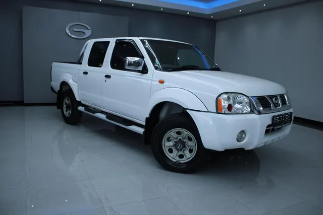 2013 Nissan NP300 Hardbody 2.4 Double Cab 4x4