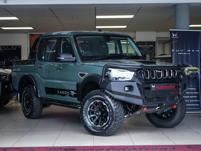 2026 Mahindra Pik Up 2.2CRDe Double Cab 4x4 S11 Karoo Dew