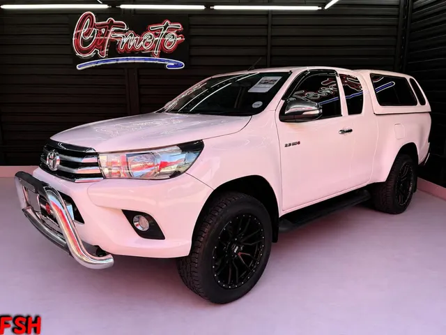 2017 Toyota Hilux 2.8GD-6 Xtra cab Raider