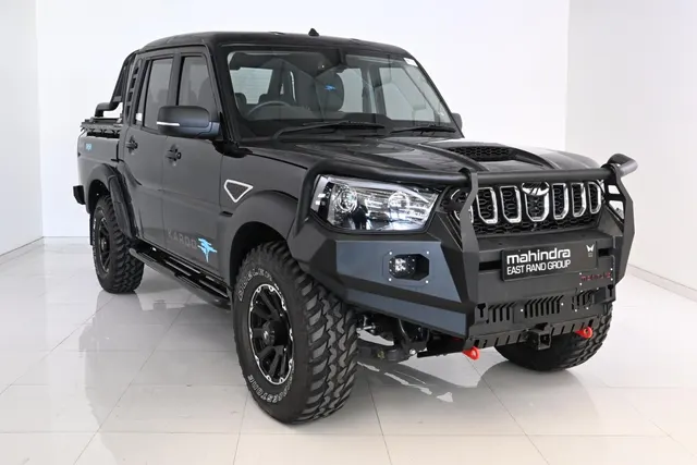 2026 Mahindra Pik Up 2.2CRDe Double Cab 4x4 S11 Karoo Dusk