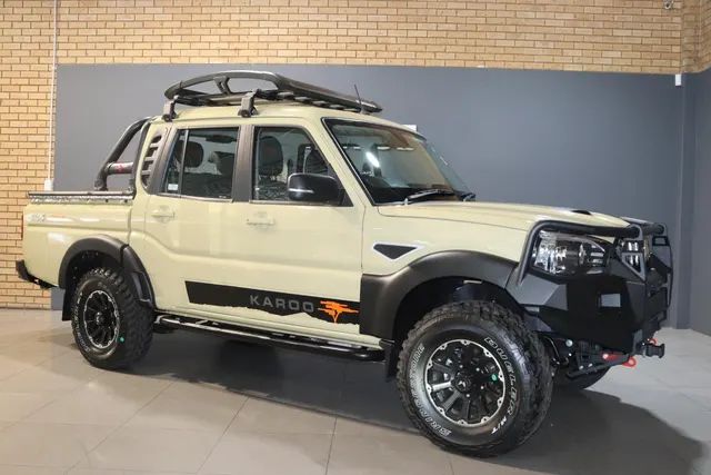 2026 Mahindra Pik Up 2.2CRDe Double Cab 4x4 S11 Karoo Dawn