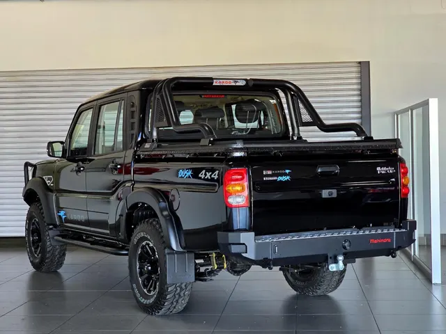 2026 Mahindra Pik Up 2.2CRDe Double Cab 4x4 S11 Karoo Dusk