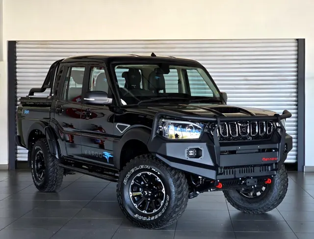 2026 Mahindra Pik Up 2.2CRDe Double Cab 4x4 S11 Karoo Dusk