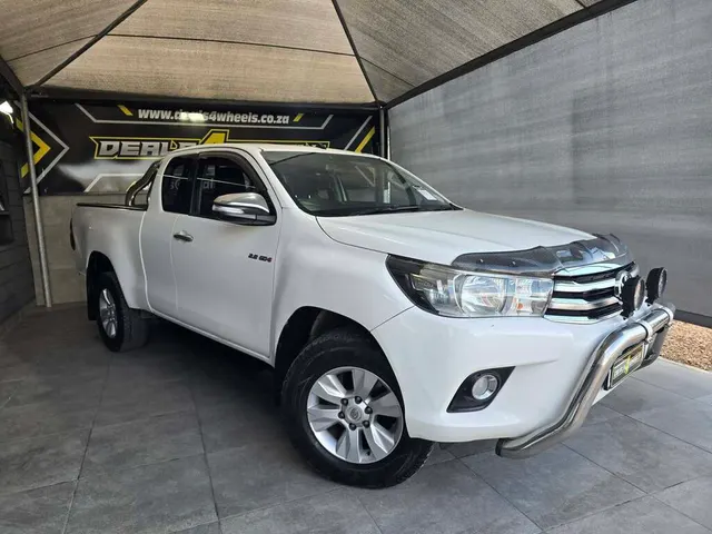 2016 Toyota Hilux 2.8GD-6 Xtra cab Raider