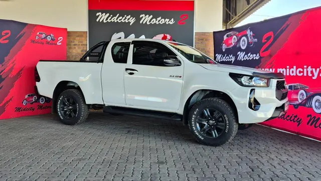 2024 Toyota Hilux 2.4GD-6 Xtra Cab Raider Auto