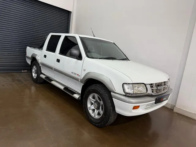 2000 Isuzu KB 320 4x4 LX