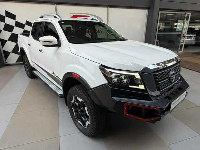 2025 Nissan Navara 2.5DDTi Double Cab LE
