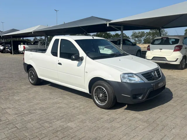 2023 Nissan NP200 1.6i (Aircon) Safety Pack