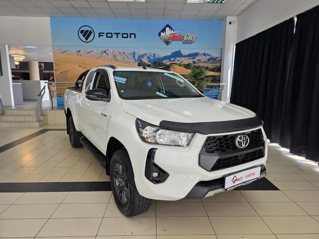 2024 Toyota Hilux 2.4GD-6 Xtra Cab Raider Manual