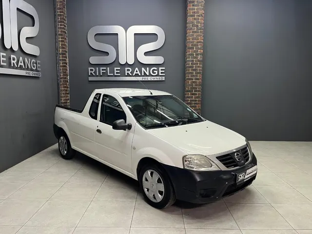 2015 Nissan NP200 1.6i (aircon)