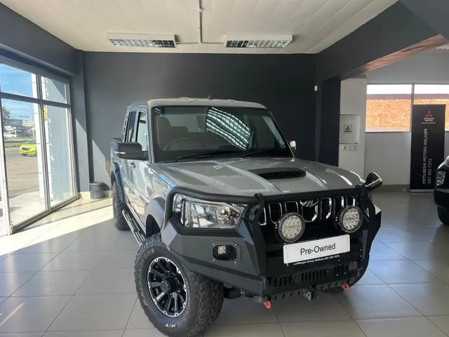 2025 Mahindra Pik Up 2.2CRDe Double Cab 4x4 S11 Karoo Storm