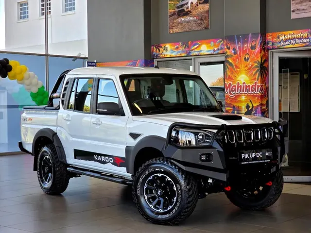 2026 Mahindra Pik Up 2.2CRDe Double Cab 4x4 S11 Karoo Dew