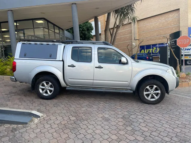 2015 Nissan Navara 2.5dCi double cab 4x4 LE auto
