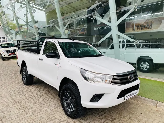 2016 Toyota Hilux 2.4GD-6 4x4 SR