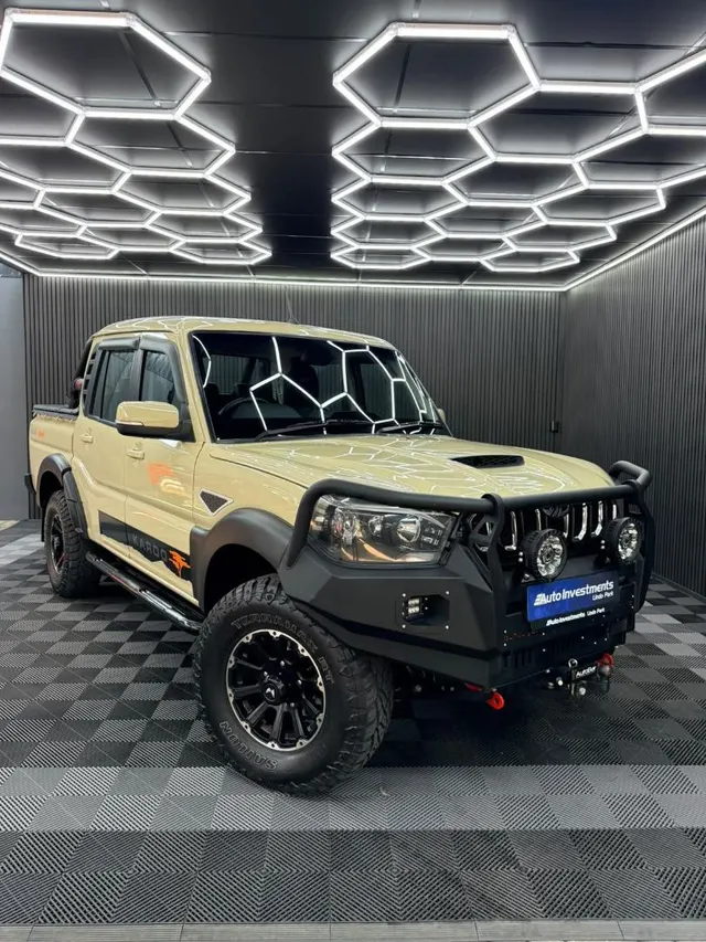 2023 Mahindra Pik Up 2.2CRDe Double Cab 4x4 S11 Karoo Dawn