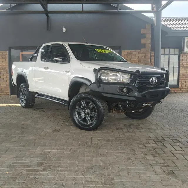 2017 Toyota Hilux 2.8GD-6 Xtra cab Raider