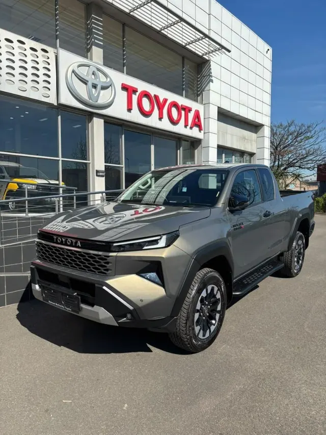 2026 Toyota Hilux 2.8GD-6 Xtra Cab Raider X 4x4