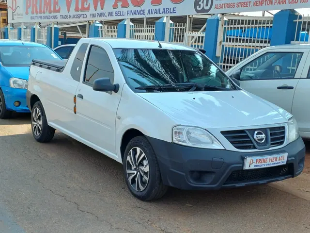 2022 Nissan NP200 1.6i (Aircon) Safety Pack