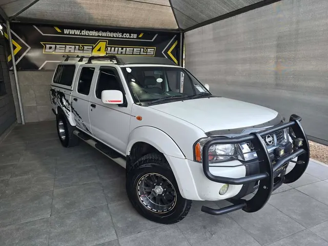 2009 Nissan NP300 Hardbody 2.4 Double Cab Hi-Rider