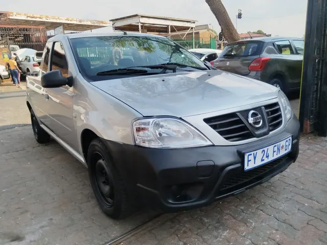 2017 Nissan NP200 1.6i (Aircon) Safety Pack