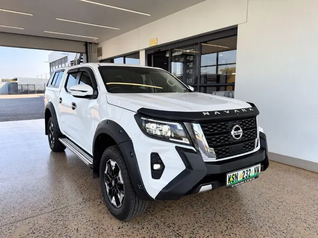 2022 Nissan Navara 2.5DDTi Double Cab LE 4x4 Auto