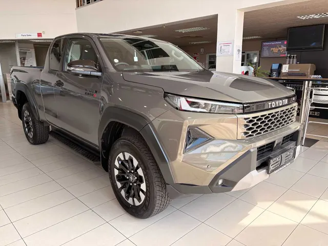 2026 Toyota Hilux 2.8GD-6 Xtra Cab Raider X 4x4