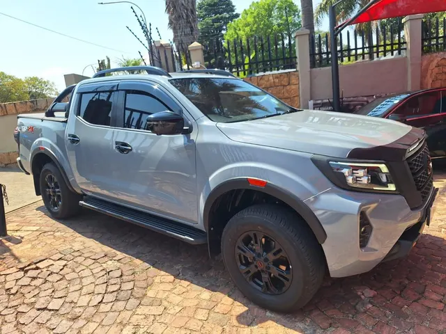 2024 Nissan Navara 2.5DDTi Double Cab PRO-2X
