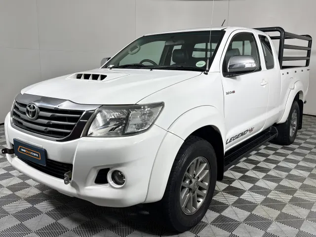 2015 Toyota Hilux 3.0d-4d Legend 45 4x4 Xtra CAB Pick Up