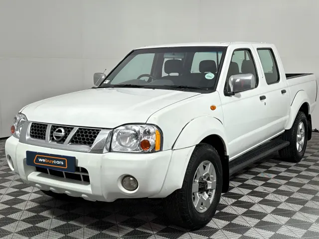 2019 Nissan Hardbody Np300 2.4i 4x4 Pick Up Double Cab
