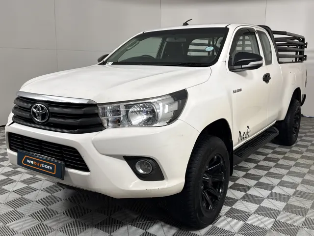 2017 Toyota Hilux 2.4 Gd-6 RB SRX Pick Up E/cab