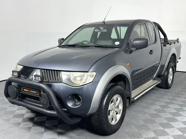 2010 Mitsubishi Triton 2.5 Di-D Club CAB Pick Up Single Cab