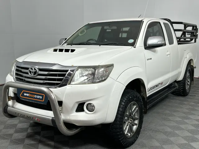 2015 Toyota Hilux 3.0d-4d Legend 45 4x4 Xtra CAB Pick Up